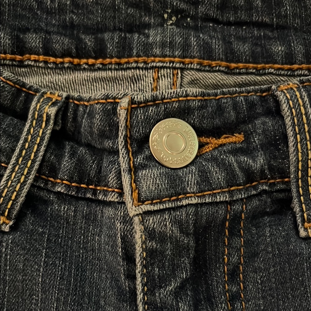 Levi’s Classic Blue Denim Shorts Stitched Hemmed legs - Picture 2 of 9